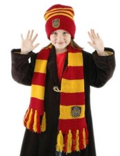 Harry Potter Hogwarts School Deluxe Scarf and Beanie Hat Set NEW SEALED UNWORN