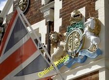 Photo 6x4 The flag flies proudly Swindon/SU1685 Plenty of spit and polis c2014