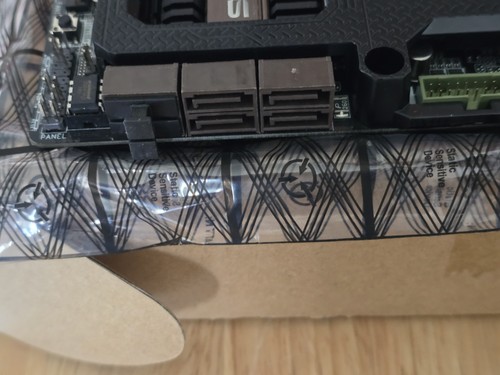 ASUS Gryphon Z87 ARMOR I5 4690 3x 2.5 SSD USE!!!! - Afbeelding 6 van 21