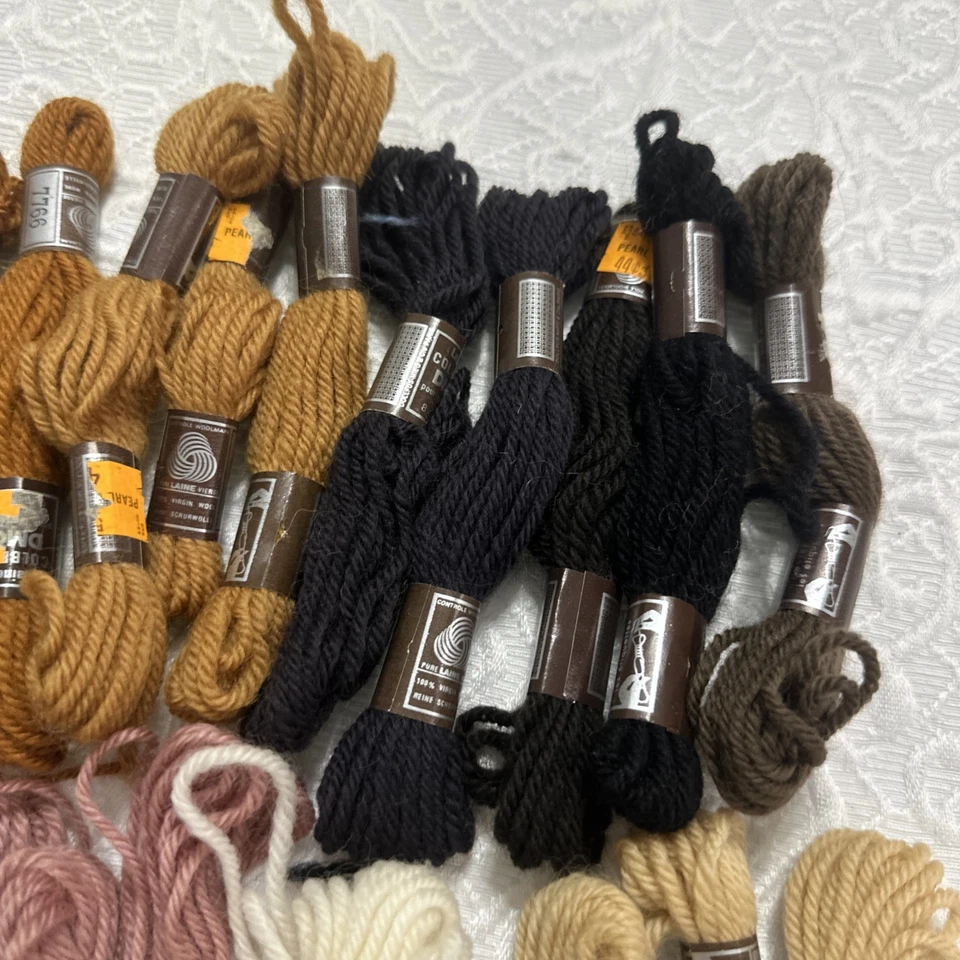 DMC Laine Tapisserie France 100% Wool Tapestry Yarn, Lot 21 Skeins, 9 Colors - Image 3 of 4