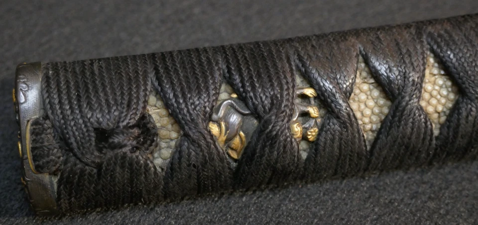 Antiguo Wakizashi Tanto japonés 秋草 Akikusa Fuchikashira Tsuka mango período Edo Foto 2 de 4