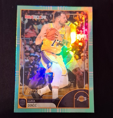 Topps 2026 NBA Hoops Luka Dončić #8 Los Angeles Lakers Serial Numbered /299