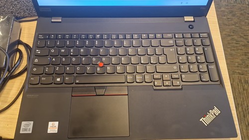 Lenovo ThinkPad P15S Gen 1 - NEUWERTIGER ZUSTAND - AUS VITRINE - Bild 3 von 6