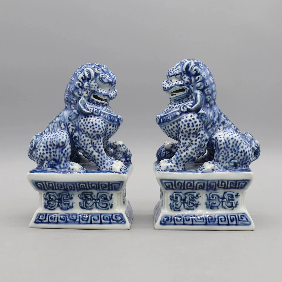 Hand Painted Ceramic Foo Dogs,Guardian Lions, Blue and White Ceramics - Image 4 of 4
