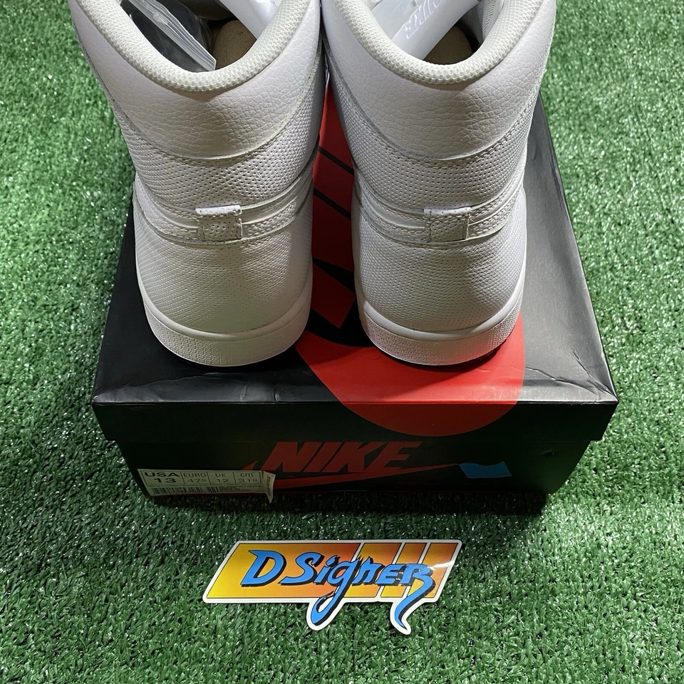 Talla 13 - Jordan 1 Retro Alto OG Blanco Perforado 2017 ¡NUEVO CON RECIBO! Foto 4 de 4