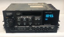95-02 Gm Gmc Sierra Chevy Tahoe Silverado Tape Cassette Oem Radio Full Lighted 95-02 Gm Gmc Sierra Chevy Tahoe Silverado Tape Cassette Oem Radio Full Lighted