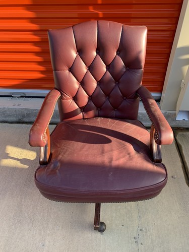 Vintage Kimball International Burgunder Leder Chefsessel Schreibtischstuhl Abholung vor Ort