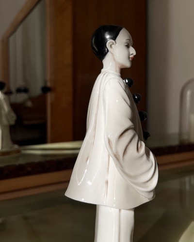 Capodimonte Villari Venetian Mask Pierrot Clown Figurine Signed - Picture 6 of 14