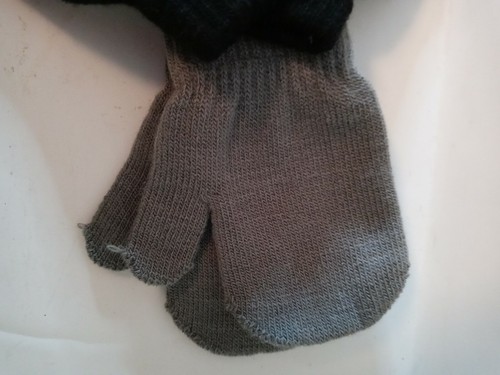 Batman Toddler Mittens - Picture 5 of 7