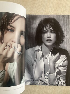 Vogue TÜRKİYE Magazine March 2022 Vogue Turkey March 2022 Mila van Eeten / Barbara Palvin