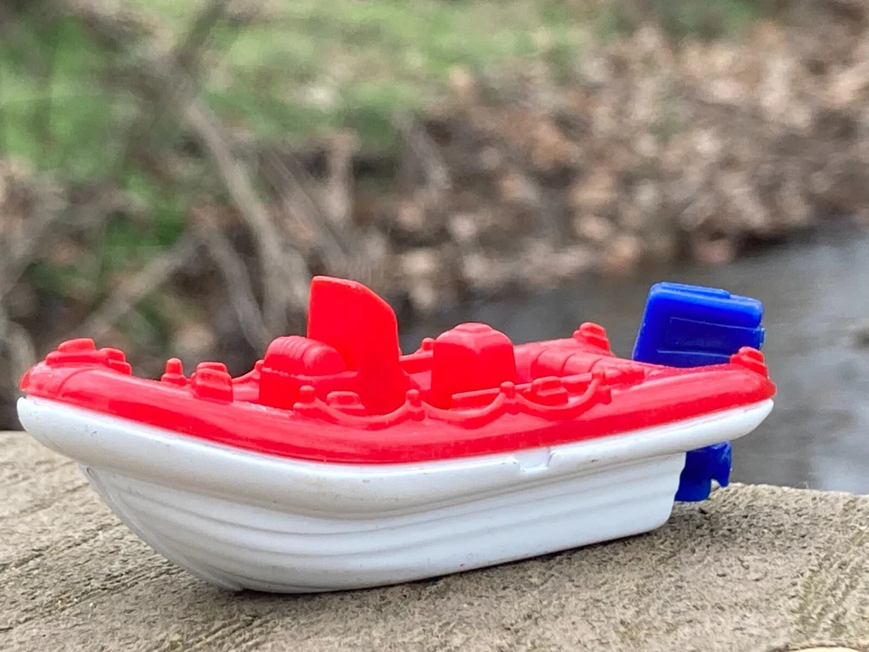 Matchbox Toy Boat White Water Raft Boat Diecast White Red Blue Boys 1:70 Scale - Image 2 of 4