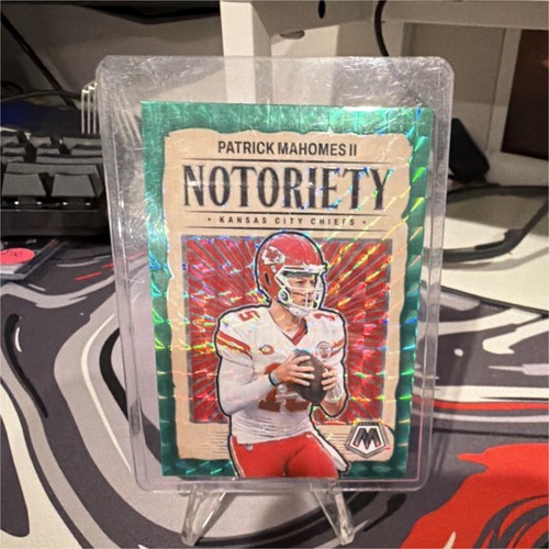 2024 Panini Mosaic Notoriety #1 Patrick Mahomes II Green Mosaic Prizm Chiefs