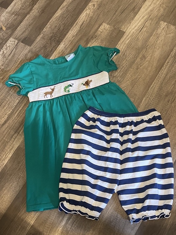 Laya&Line size 6 smocked dress shirt deer fish duck smock 