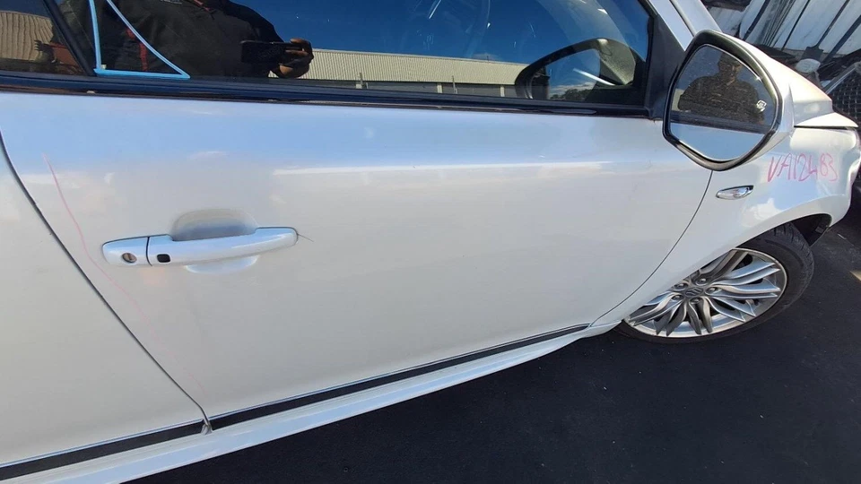 Suzuki Kizashi Fr Throttle Body - image 3 of 4