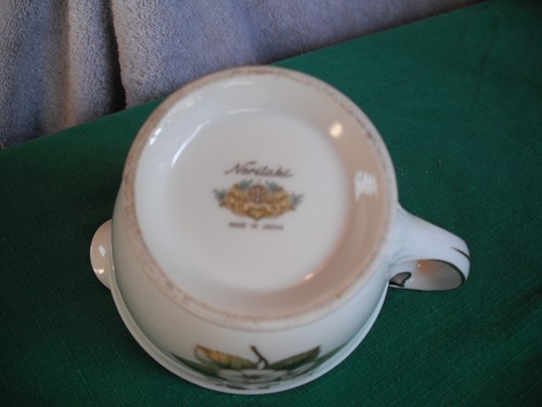 Noritake Made In Japan White Floral Creamer - Picture 7 of 7