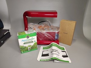 Miracle-Gro AeroGarden Countertop Hydroponic Indoor Garden 100303 Red Complete