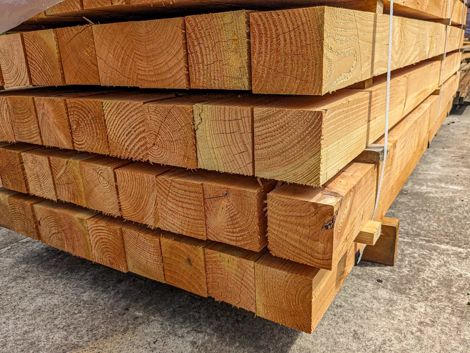 FENCE POSTS LARCH DOUGLAS FIR SOFTWOOD TIMBER SQUARE - 4X4 /100X100MM 8FT 2.4M - Image 3 of 4