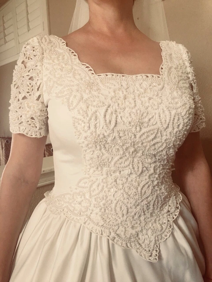 Forever Young Brautkleid Hochzeitskleid Weiß Perlen A Princess Grösse 40 42 - Bild 3 von 4