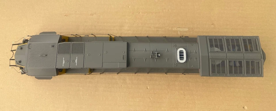 MTH Premier Dash-8 40C Union Pacific 20-2643-1 Nice Untested - Image 3 of 4