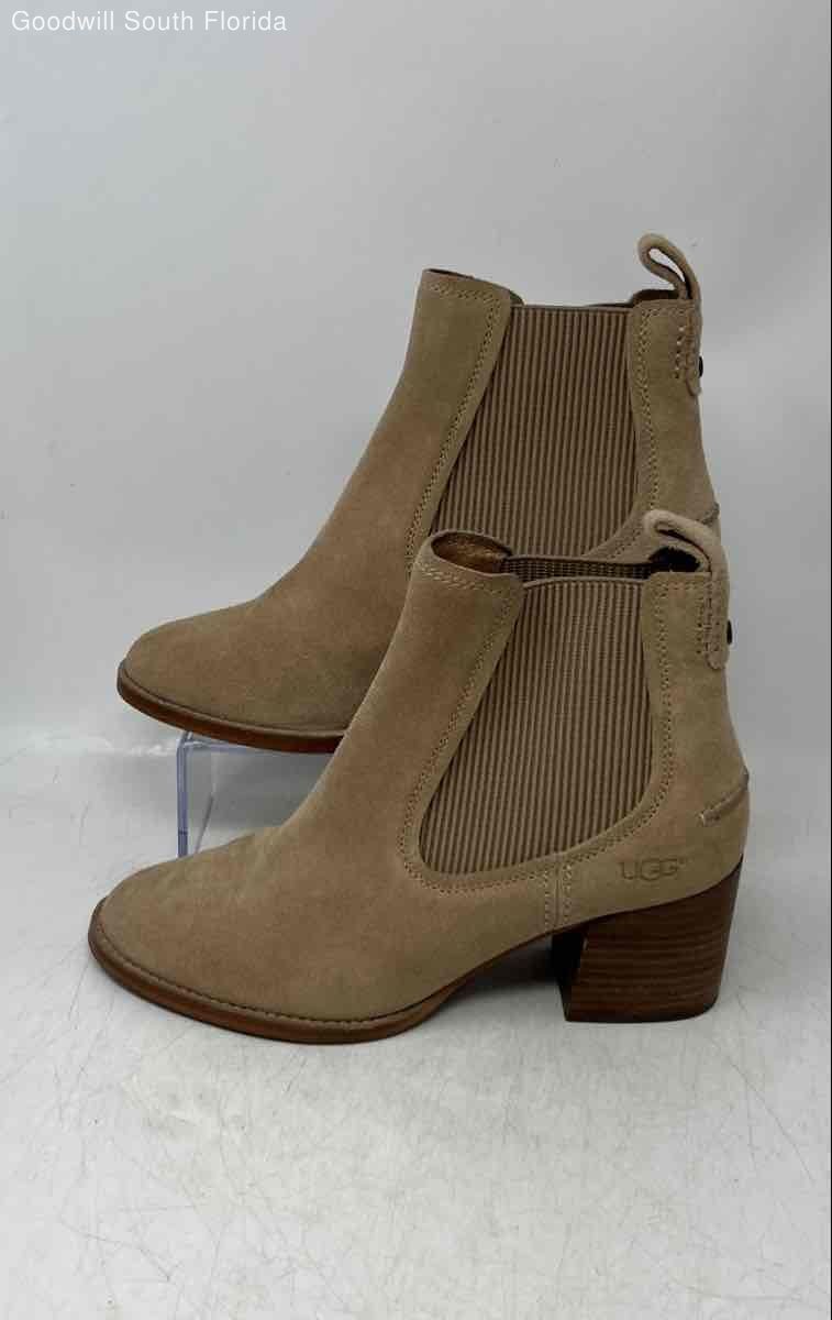 Ugg Womens Faye 1095063 Beige Round Toe Pull-On Ankle Chelsea Boots Size 7.5