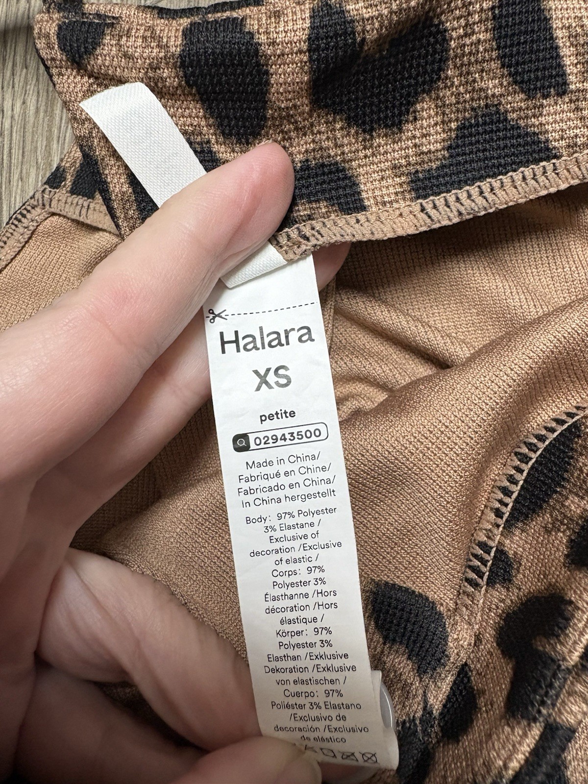 Halara Adjustable Strap Button Pockets Waffle Cas… - image 6