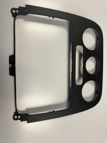 VW Golf 5 1K   Einbaurahmen Blende Armaturenbrett Rahmen Radio  1K0858069   (14)