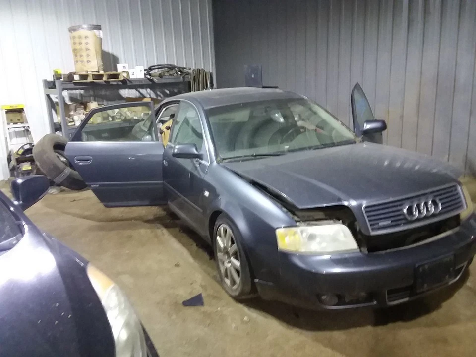 Conductor trasero izquierdo nudillo/tubo 6 cilindros compatible con 99-04 AUDI A6 2117225 Foto 3 de 4