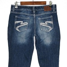 Maurices womens embroidered curvy bootcut jeans size 7/8 stretch dark wash