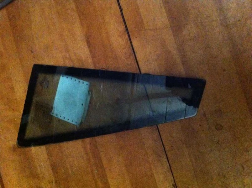 Volvo 760 1984 cuarto izquierdo sedán cristal sin patrón serigrafía  Foto 4 de 4