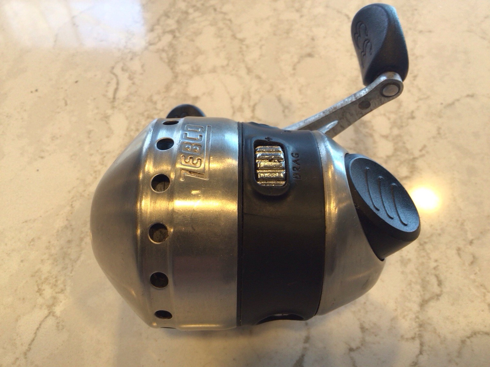 ZEBCO 33 Max Bite Spincast Reel with Bite Alert /Works Great