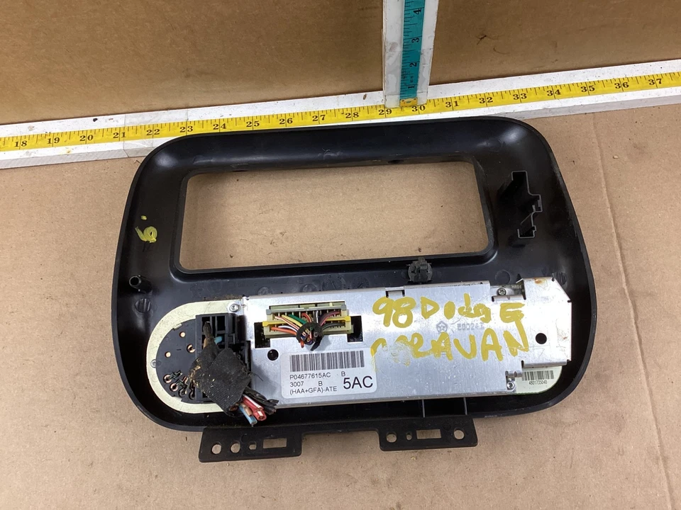 Módulo de control de clima Dodge Caravan 1996-1998 P4677215 OEM Foto 3 de 4