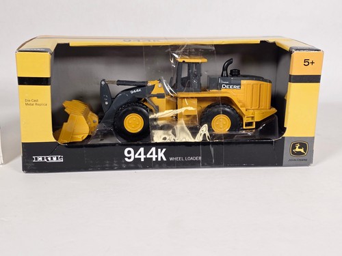 Ertl Prestige Collection • John Deere 944K • Wheel Loader 1:50 Scale - Picture 2 of 8