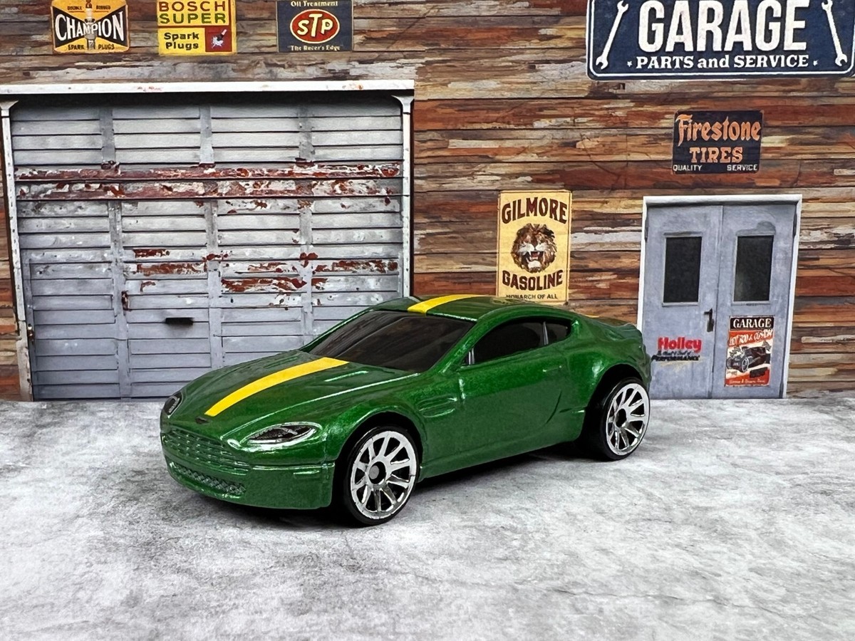 🔥🔥🔥🔥Hot Wheels Aston Martin V8 Vantage Green 🔥🔥🔥🔥 | eBay