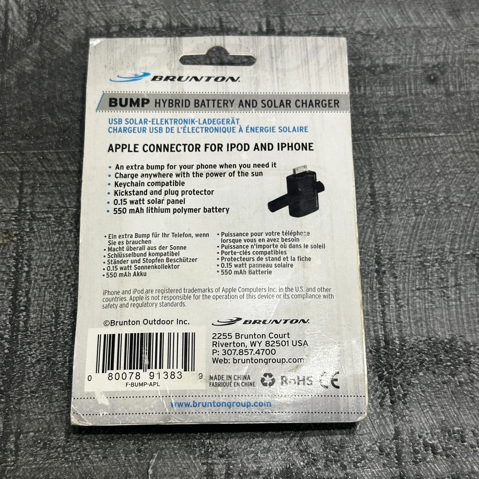 Batería y cargador solar Brunton iBump para modelos Apple iPod y iPhone de 30 pines Foto 2 de 2