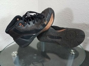 curry 3 gold and black