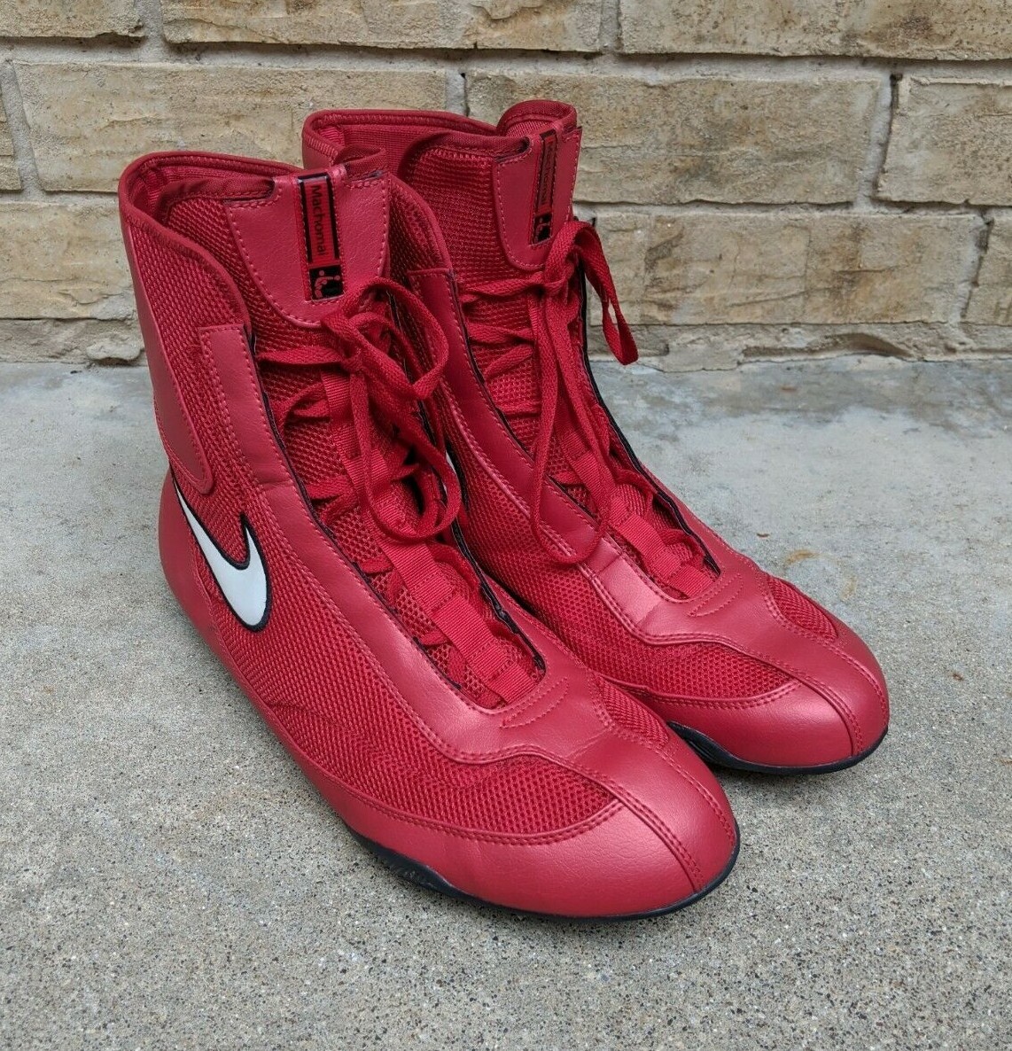 nike machomai red