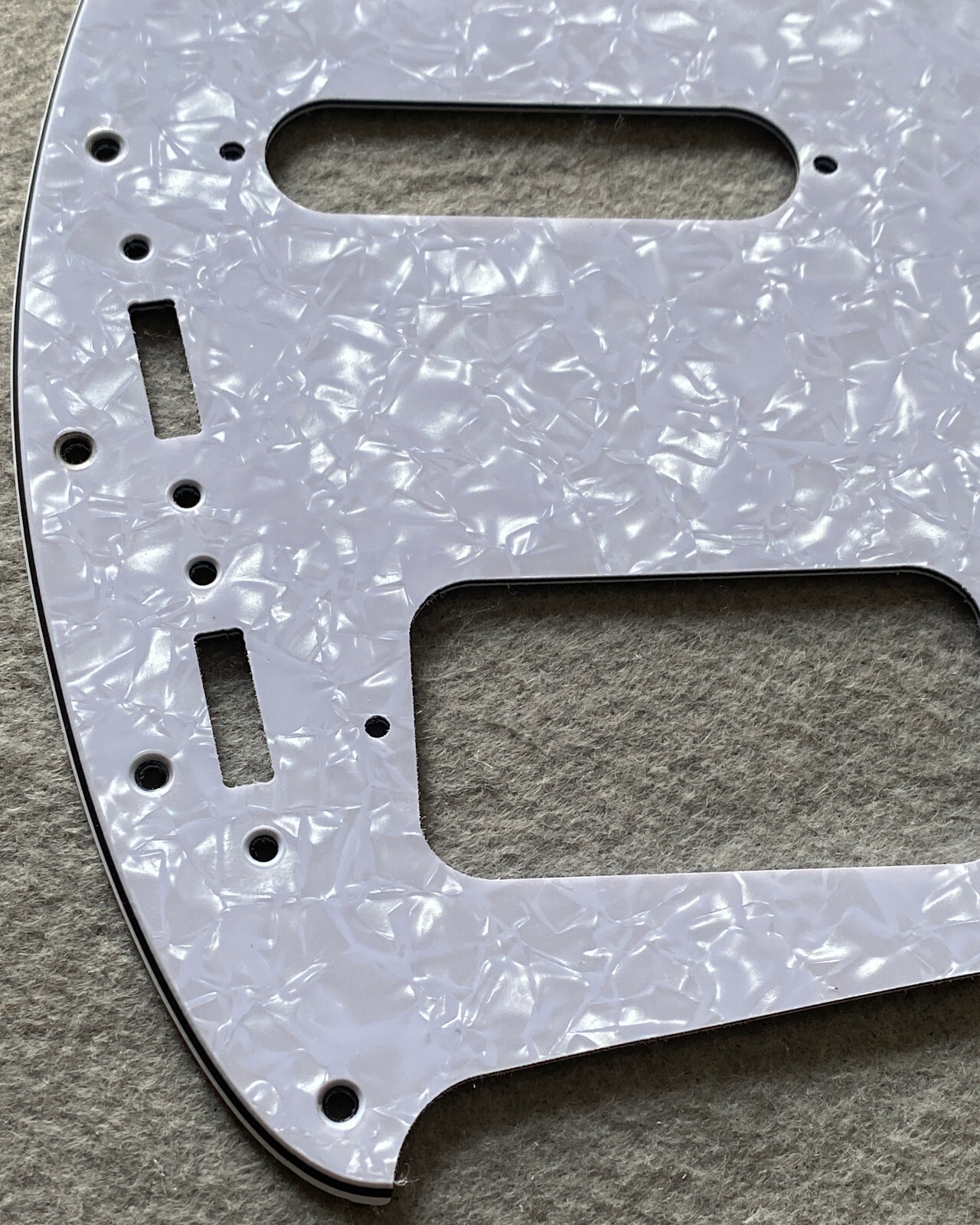 For Fender Kurt Cobain JagStang Guitar Pickguard,4 Ply White Pearl eBay