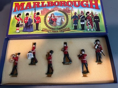 MARLBOROUGH TOY SOLDIERS SET #MF47  *** ROYAL WELCH FUSILIER BAND