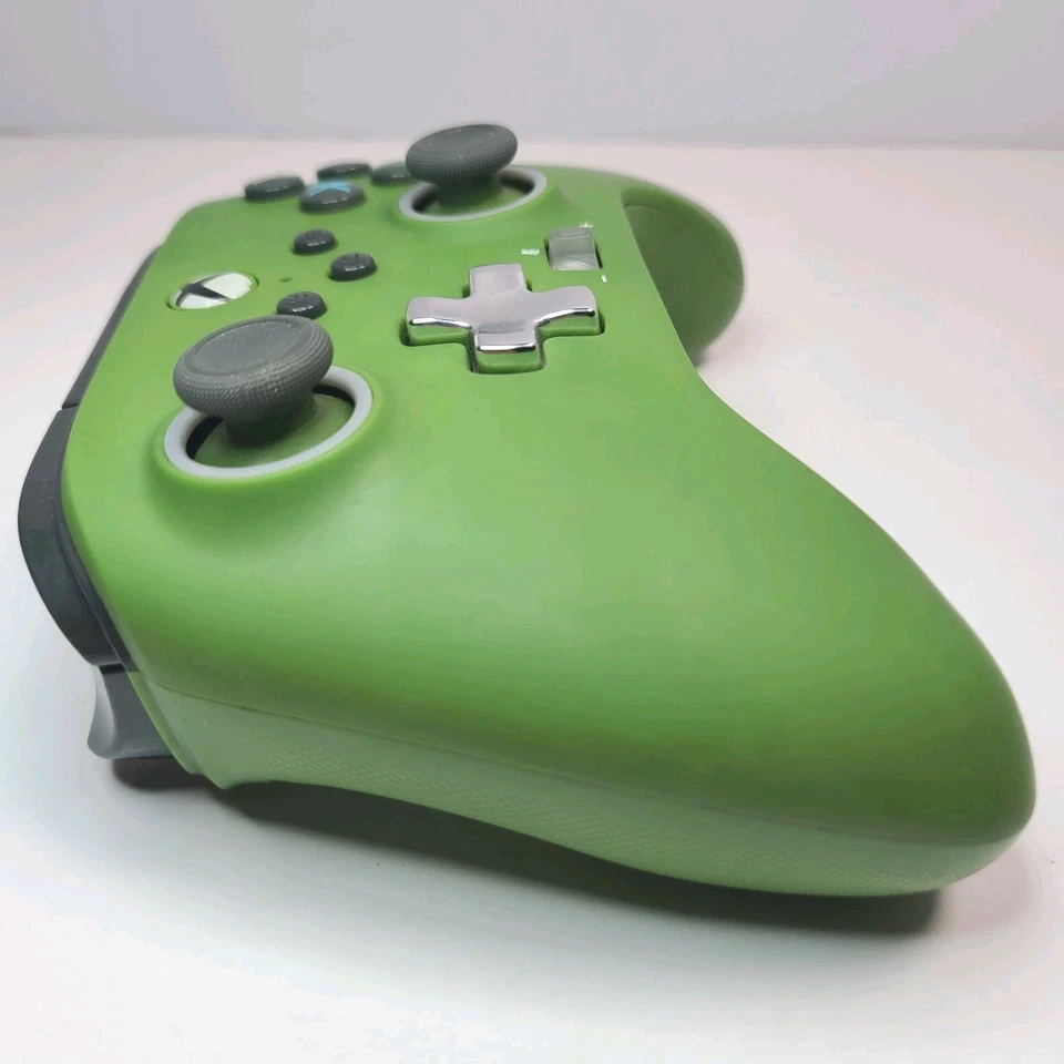 Xbox Series X and Xbox One PowerA Enhanced Wired Controller 1516982-01 - Image 4 of 4