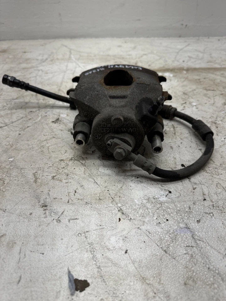 СУППОРТ ПЕРЕДНЕГО ПРАВОГО ТОРМОЗА VOLKSWAGEN UP MK1 БЕНЗИНОВЫЙ 1,0 - Изображение 2 из 4