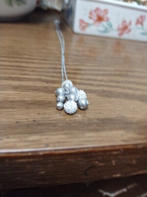 Sie werden überrascht sein vom Funkeln der Cluster Kugeln Anhänger von Swarovski