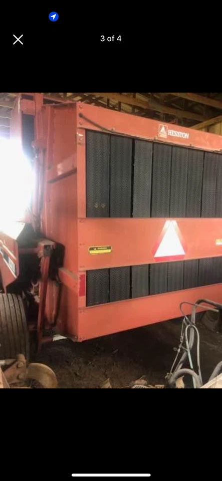 Empacadora redonda hesston 560, roja, piezas adicionales, correas nuevas, granero guardado, pacas 5x6  Foto 2 de 4