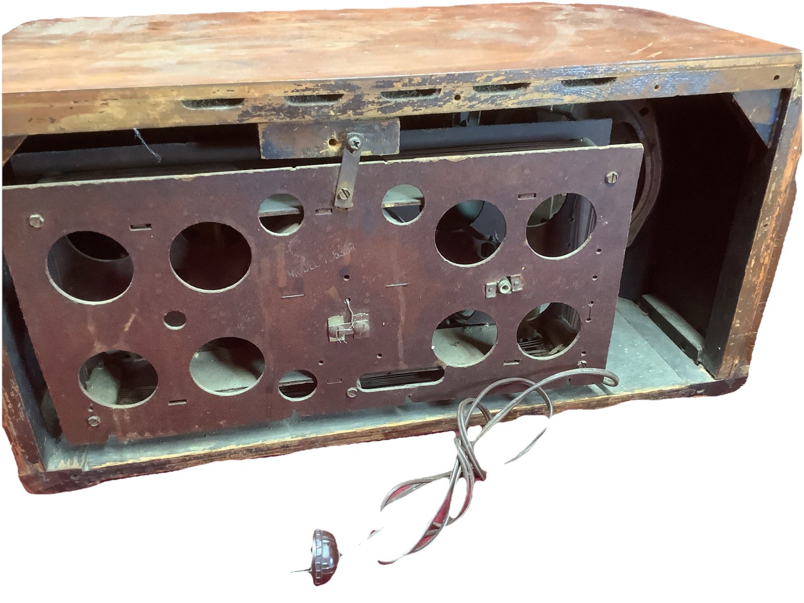 1942 ZENITH RADIO WOOD Model 7S633R Black Dial SW BC Multi Bands Automatic Solid