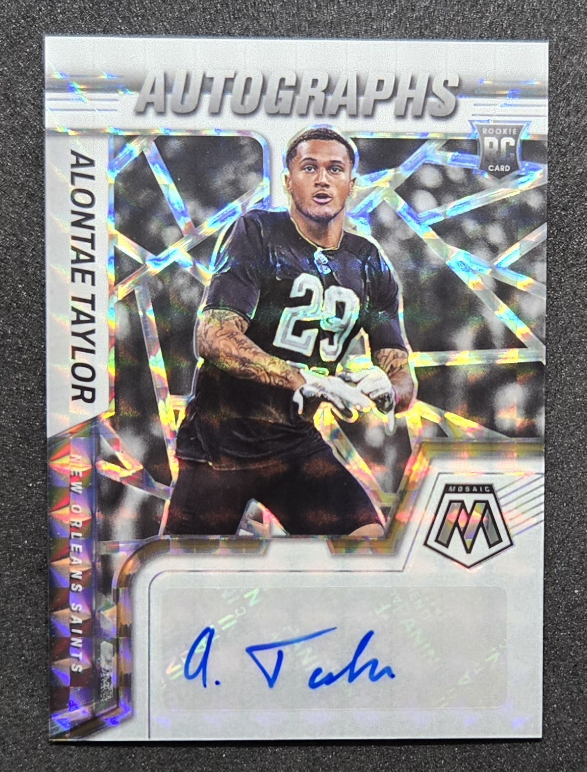 Alontae Taylor Panini Mosaic Rookie Autograph Mosaic #RAMAT White Mosaic