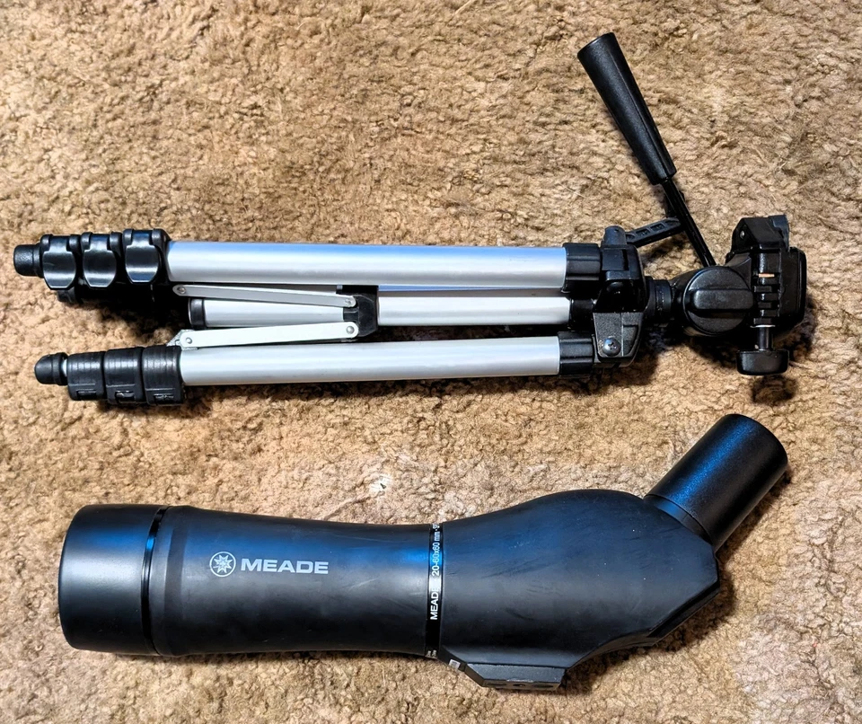 Mira telescópica con zoom Meade 20-60x60 mm con mochila, paquete de trípode Foto 2 de 4