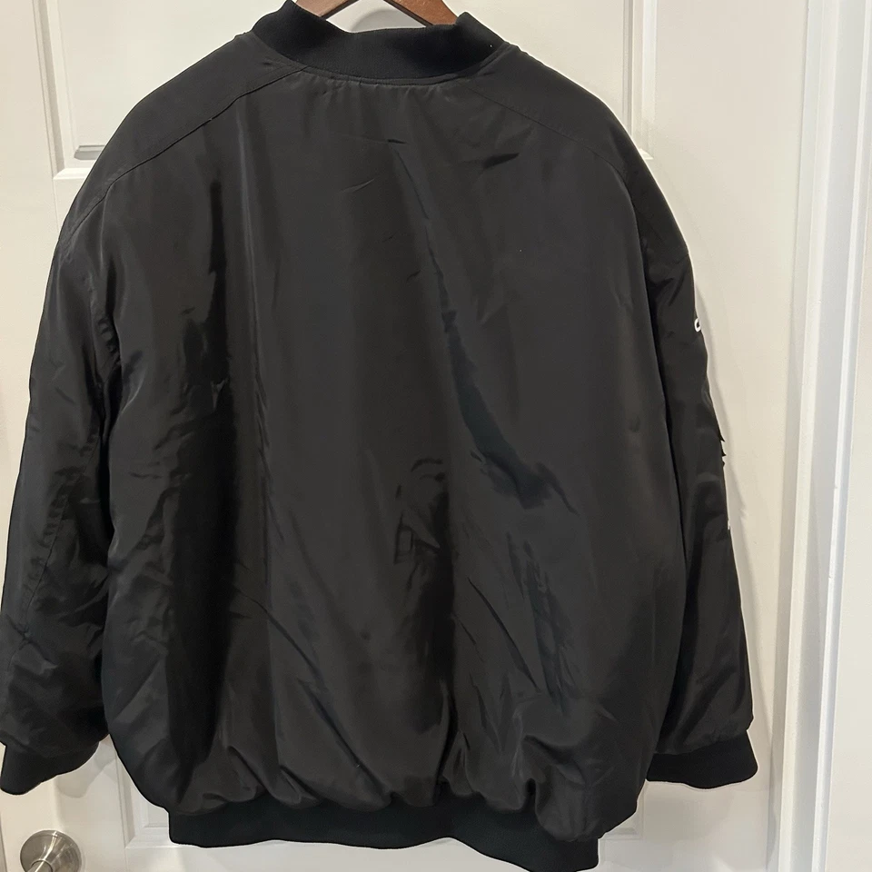 Chaqueta de bombardero H&M Divided Racer XL negra naranja gráficos XL motociclista de gran tamaño Foto 2 de 4