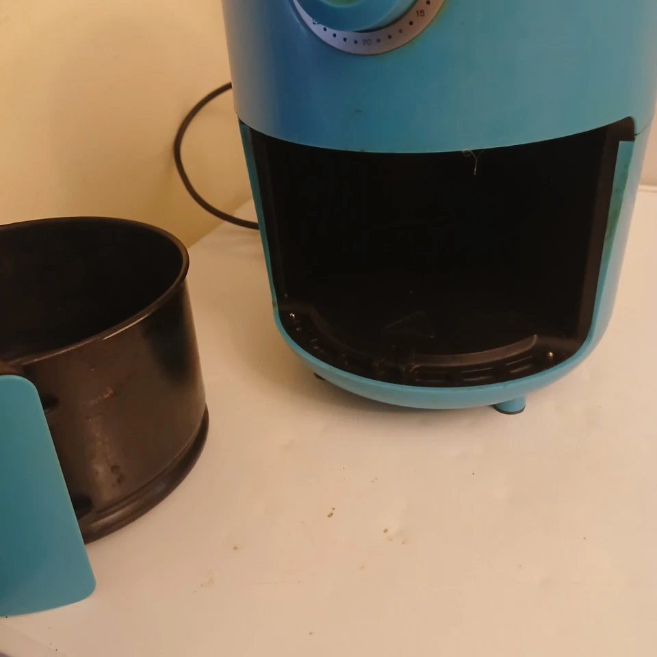 Freidora Farberware azul claro verde azulado de 1,9 cuartos de galón Foto 3 de 4