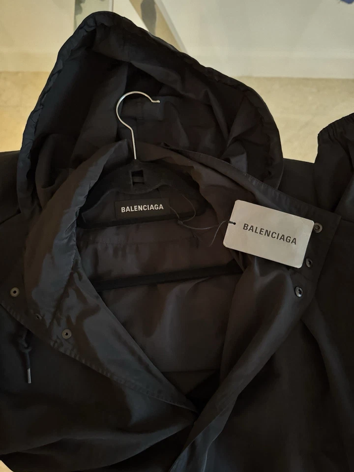 Gabardina Balenciaga 2019 'Archetype Logo' cortavientos concha 44 Foto 4 de 4
