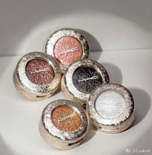 NEW! MAC Snow Ball Eyeshadows Stylishly Merry, Delicate Drift Holiday 2017 aa - Picture 3 of 10