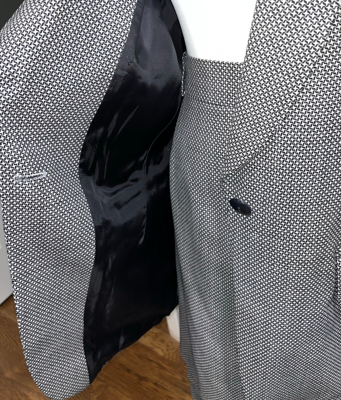 Picture 4 of 23